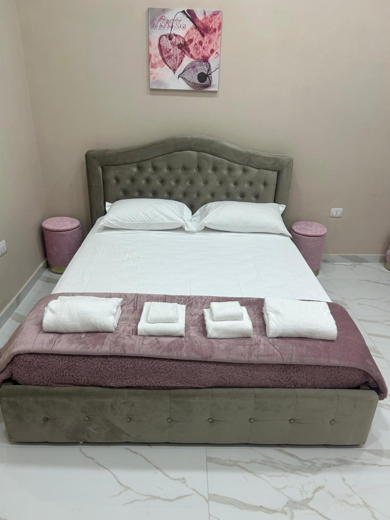 Valentino Caracciolo 105 Apartman Nápoly Kültér fotó
