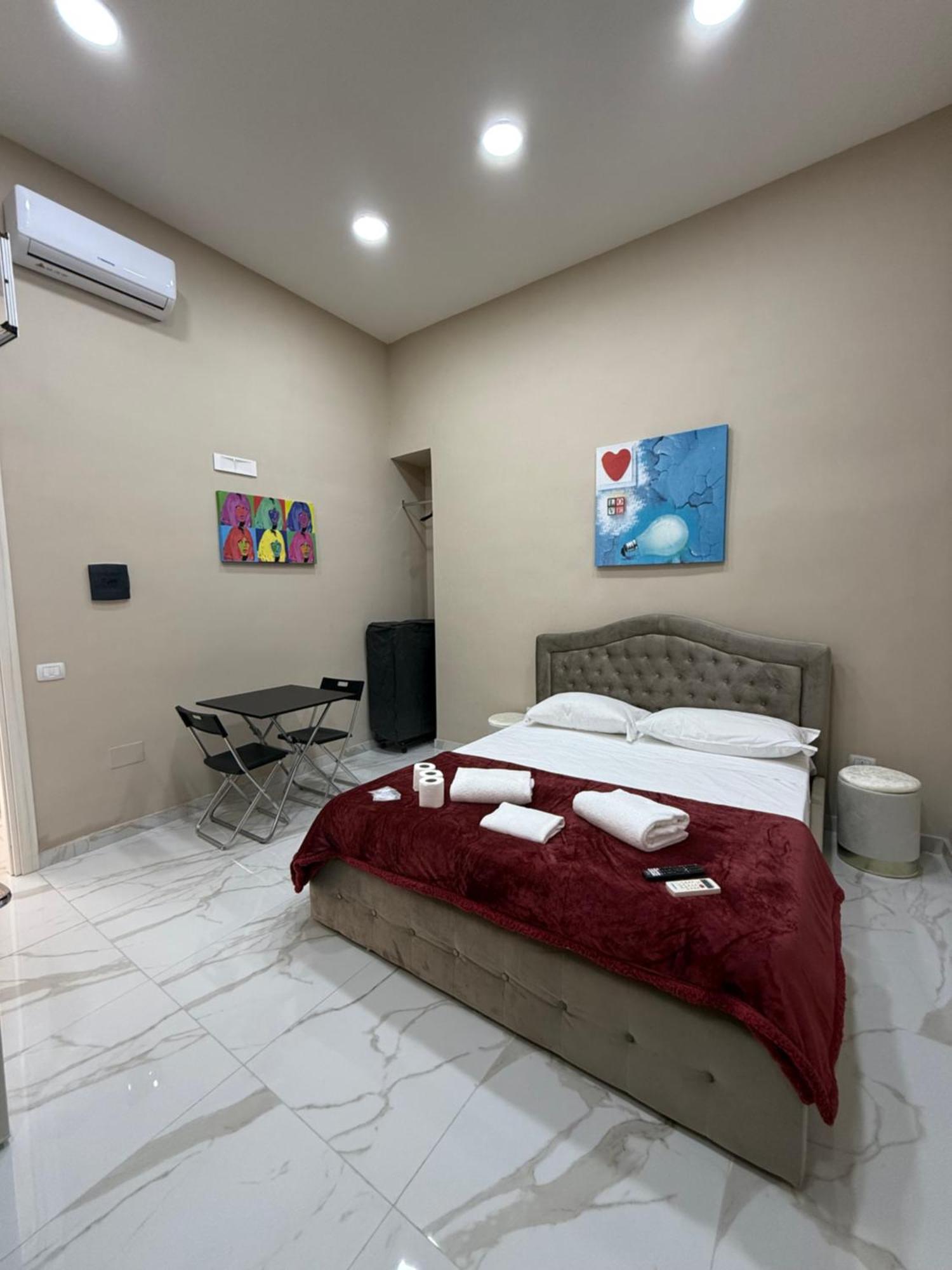 Valentino Caracciolo 105 Apartman Nápoly Kültér fotó