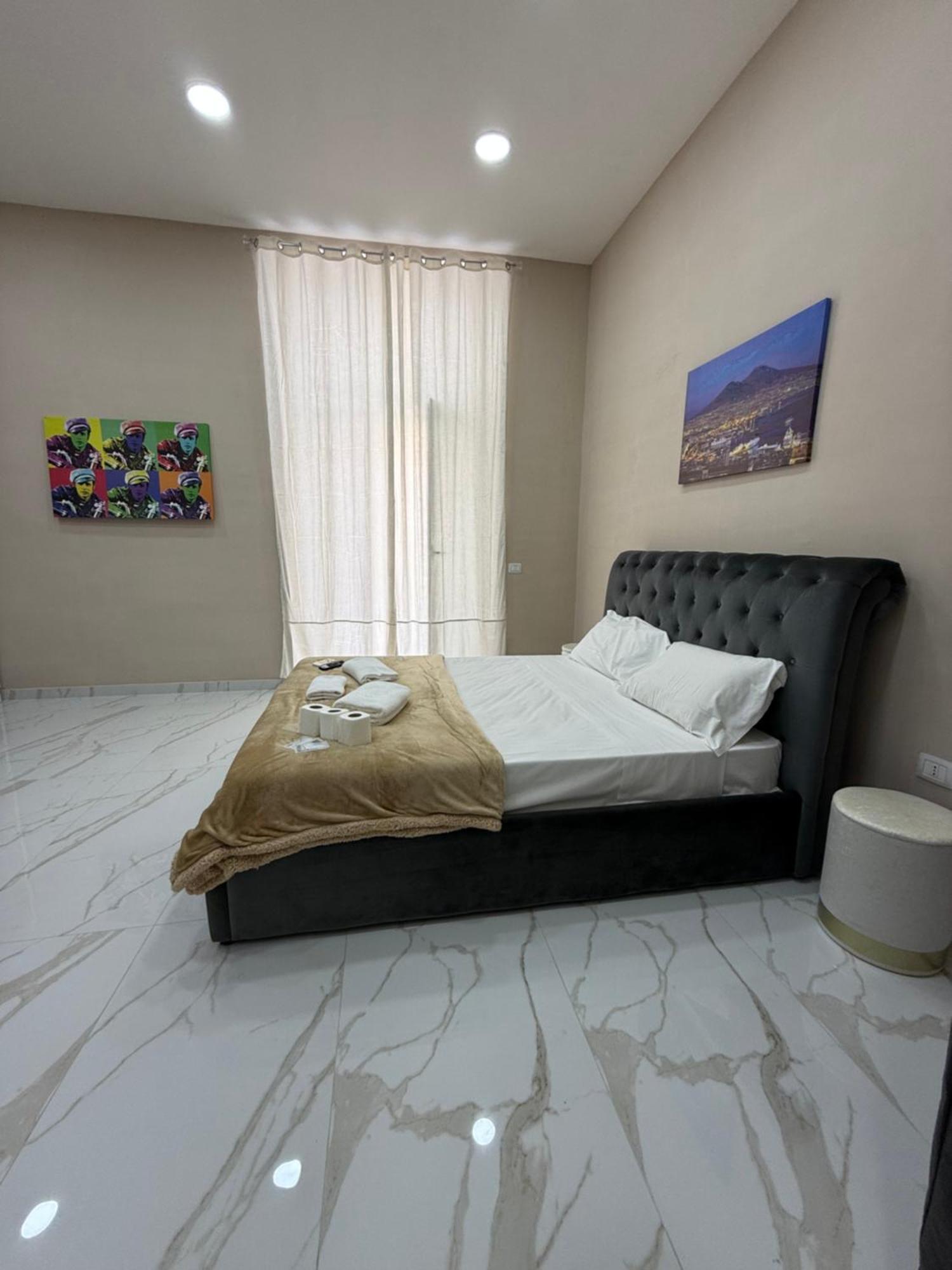 Valentino Caracciolo 105 Apartman Nápoly Kültér fotó